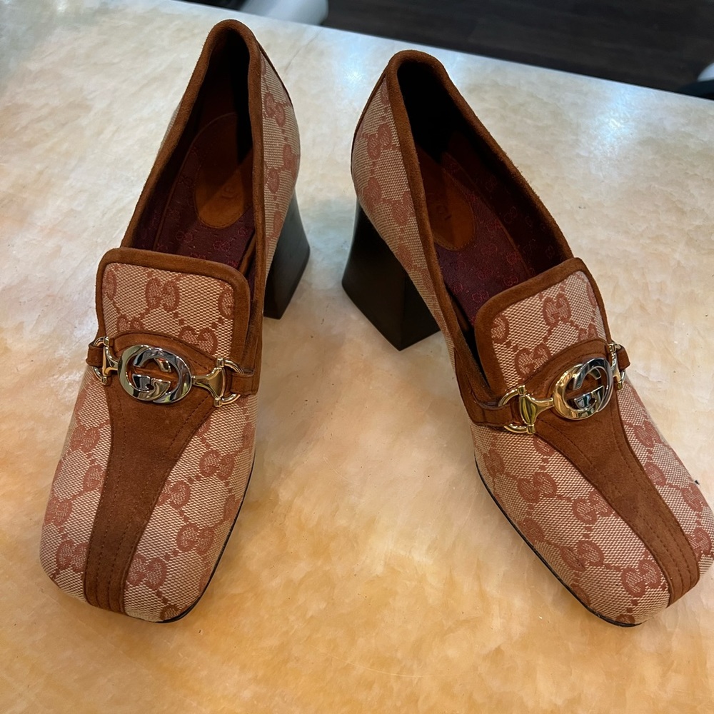 Amazing Gucci GG print loafers